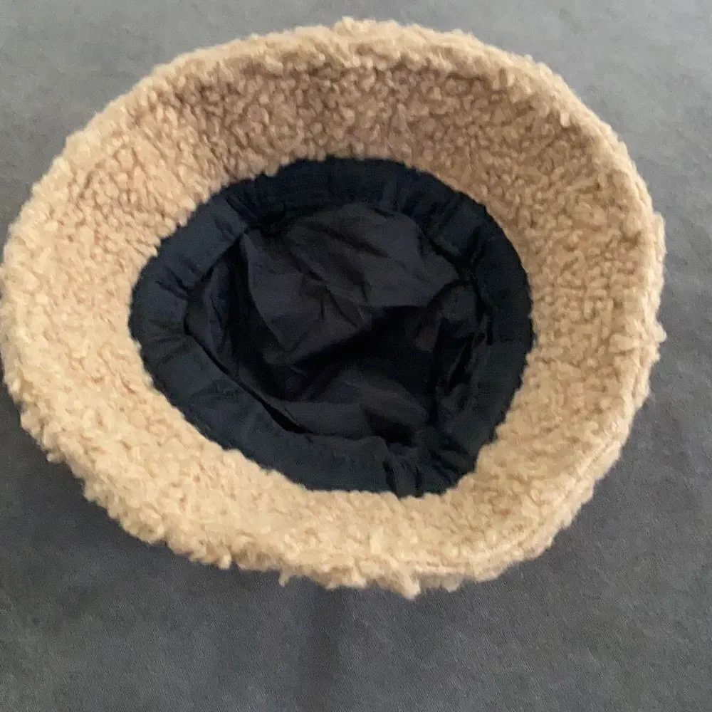 Women’s Winter Faux Fur Bucket Hat One Size Fits Most NWOT